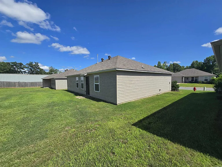 31 Winter Valley Cv — Photo 23