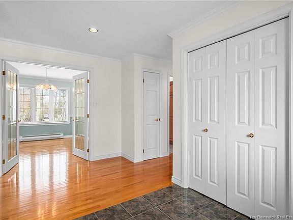 4th image of 215 Olive St