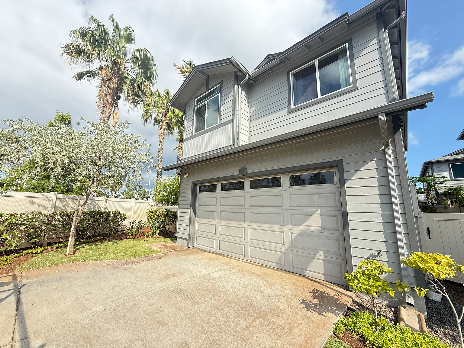 4 bed, 2.5 bath, $4,700 — Photo 2