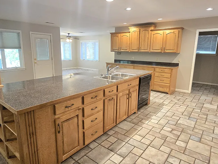 1700 Northwood Rd — Photo 5