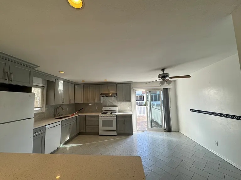 179 Lewiston St #2 — Photo 3