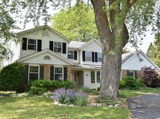 9301 N Broadmoor Rd, Bayside, WI 53217