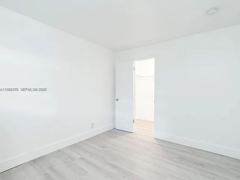 2020 Miami Rd #B — Photo 7