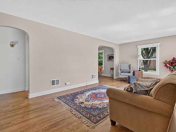 2nd image of 1501 Blanchan Ave