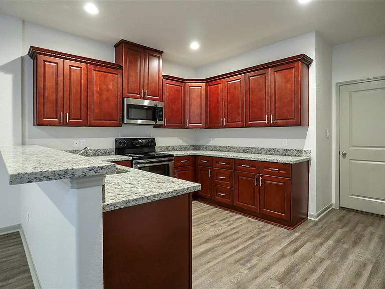 2702 Appian Way — Photo 7