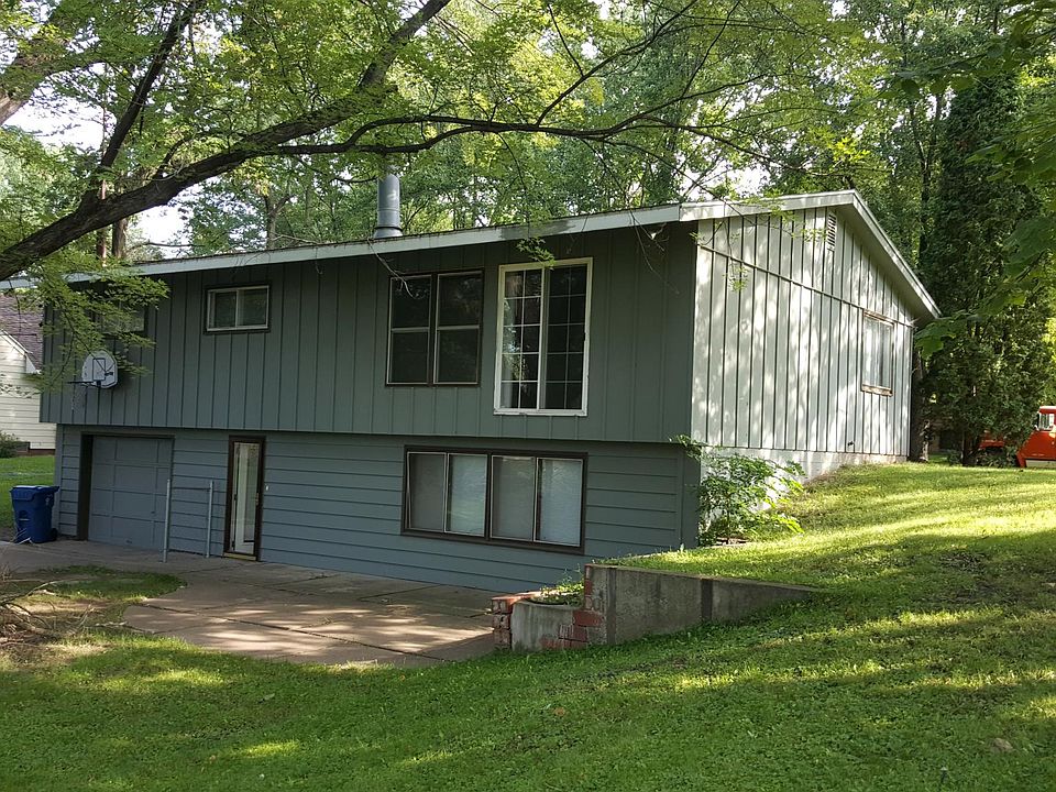 1st image of 805 3rd Ave N