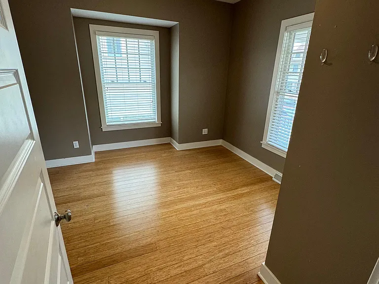 556 Pleasant St SE #1 — Photo 8
