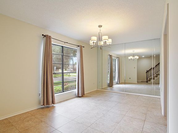 5th image of 2325 Oxford Pl