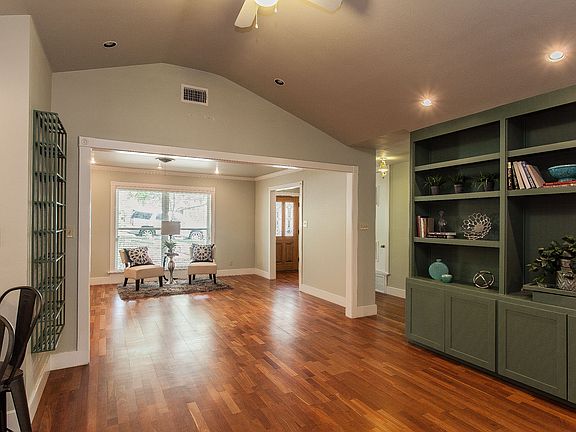 4th image of 2601 Rock Terrace Dr
