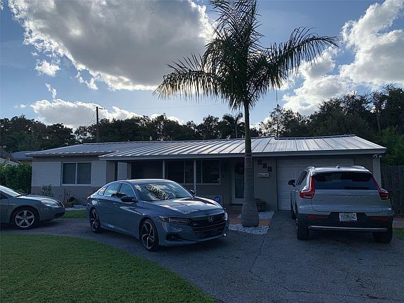 3rd image of 804 N 29th Avenue