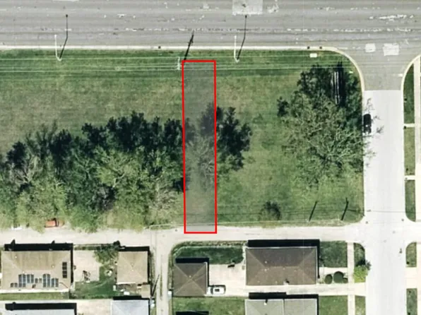 810 State St, Calumet City, IL 60409
