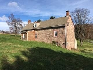2nd image of 1079 Creek Rd