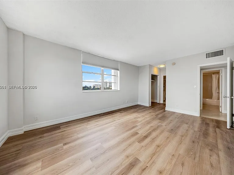1455 N Treasure Dr #7J — Photo 20