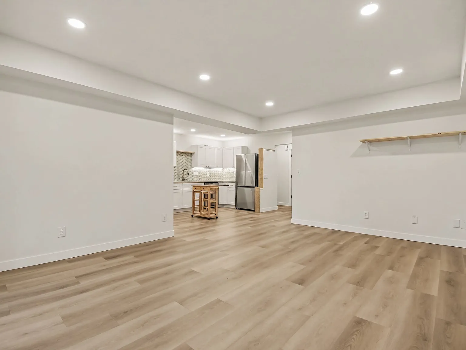 2 bed, 920 sqft, $1,595 — Photo 2