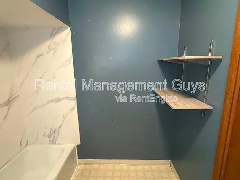 1408 Washington St NE #2 — Photo 12