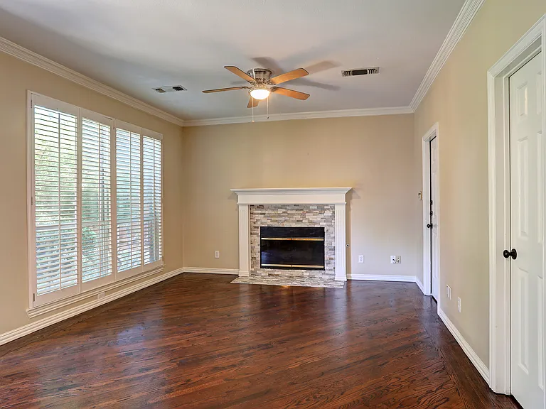 3777 Meadowcreek Cir — Photo 11