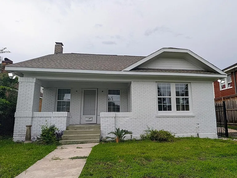 1133 W Gray St — Photo 4