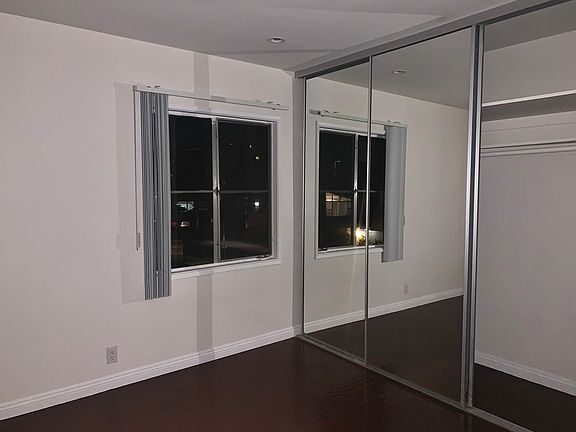 2nd image of 1105 S Barrington Ave APT 6