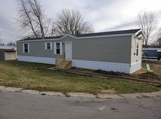 3104 E Wooster Rd #1A0, Pierceton, IN 46562