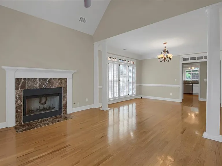 312 Declaire Way NE — Photo 6