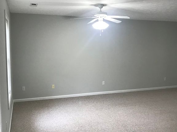 3rd image of 380 Wimmer St