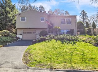 166 Michigan Ave, Holyoke, MA 01040