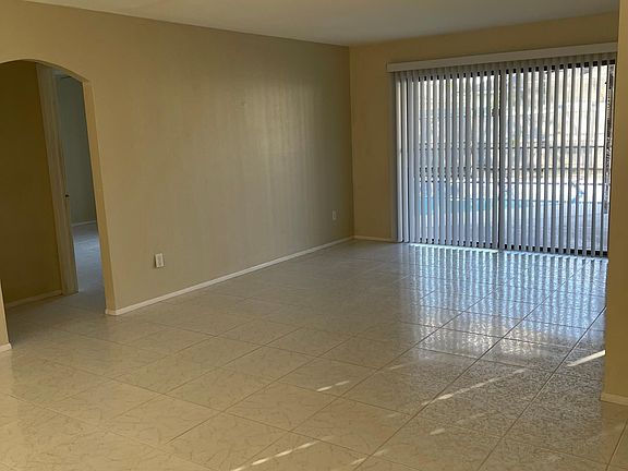 4th image of 1317 Greenlea Dr