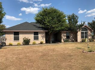 220 Castleridge Dr, Red Oak, TX 75154