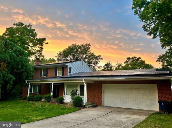 7100 Beltz Dr, District Heights, MD 20747