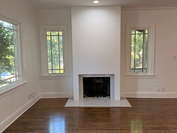 5th image of 8 University St