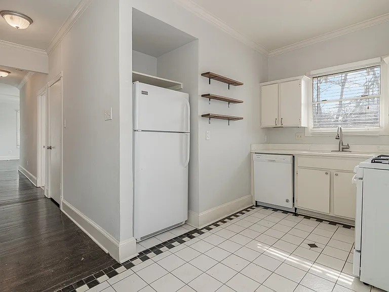 4505 Worth St #A — Photo 10
