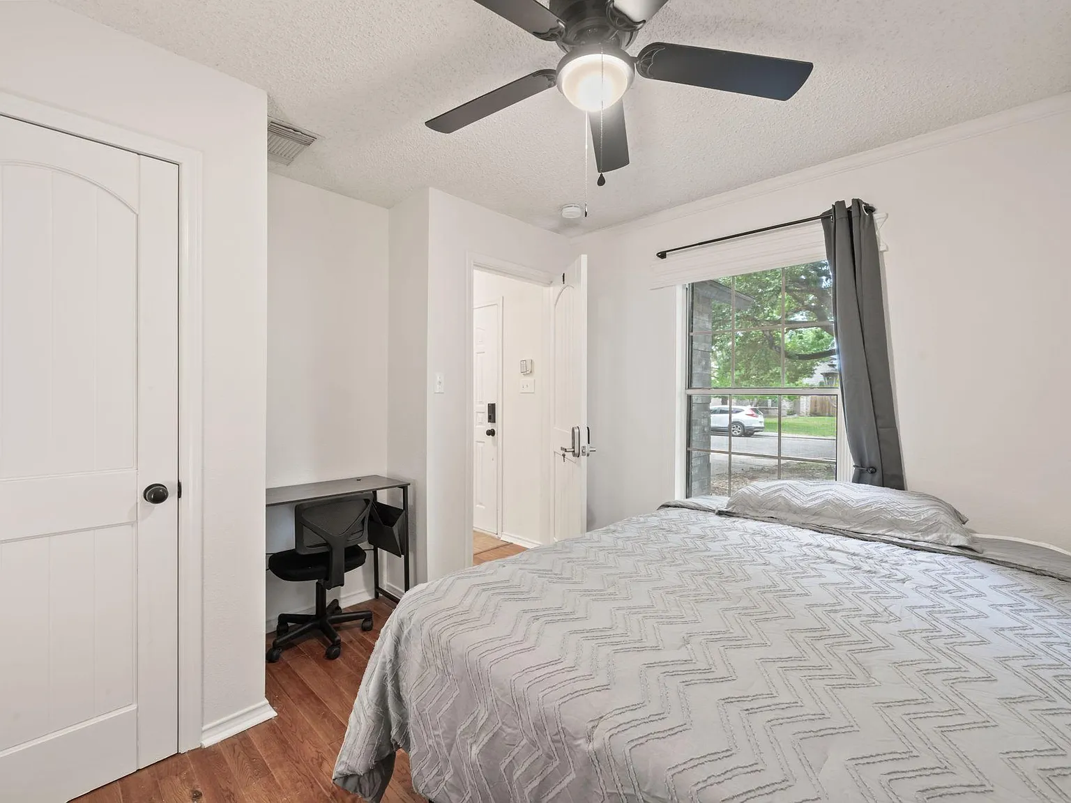 4 bed, 4.0 bath, 2786 sqft, $776 — Photo 2