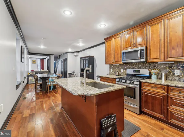 1707 Hollins St, Baltimore, MD 21223
