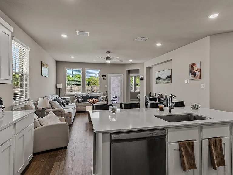 706 Melody Hill Dr — Photo 12