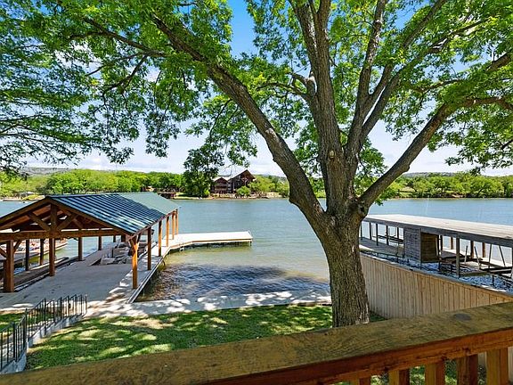 3rd image of 2336 Williams Lakeshore