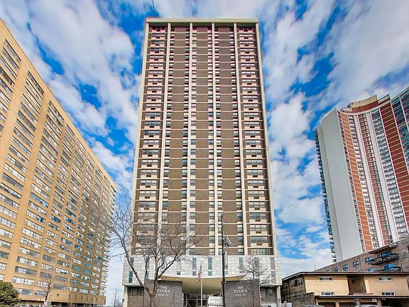 2nd image of 6147 N Sheridan Rd APT 9B