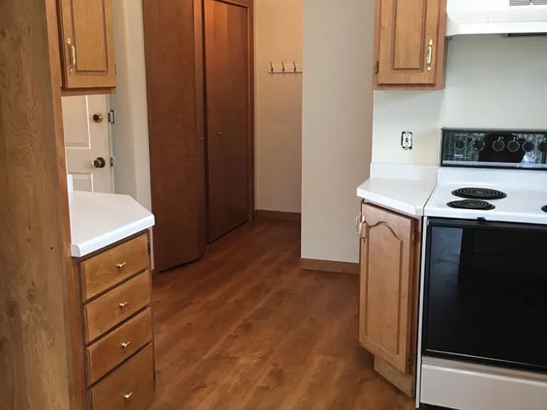 994 Wishart Ave — Photo 12