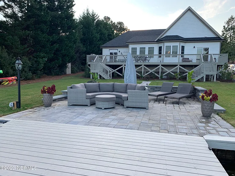 127 Shaw Dr — Photo 29