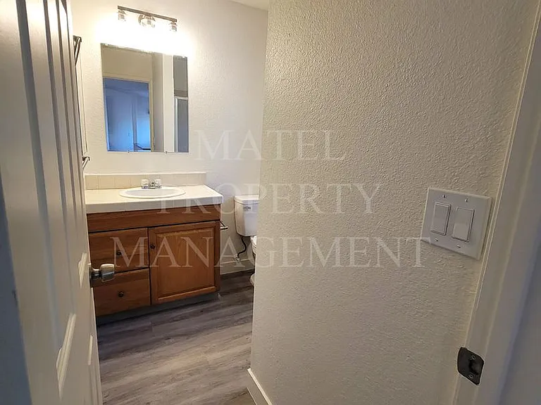 2516 Walnut Grove Way — Photo 16