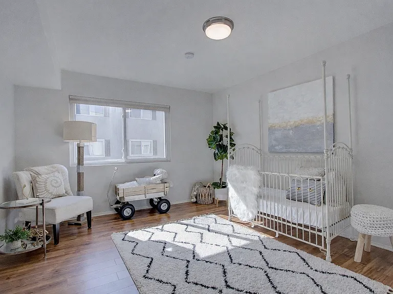 10707 Camarillo St #214 — Photo 16