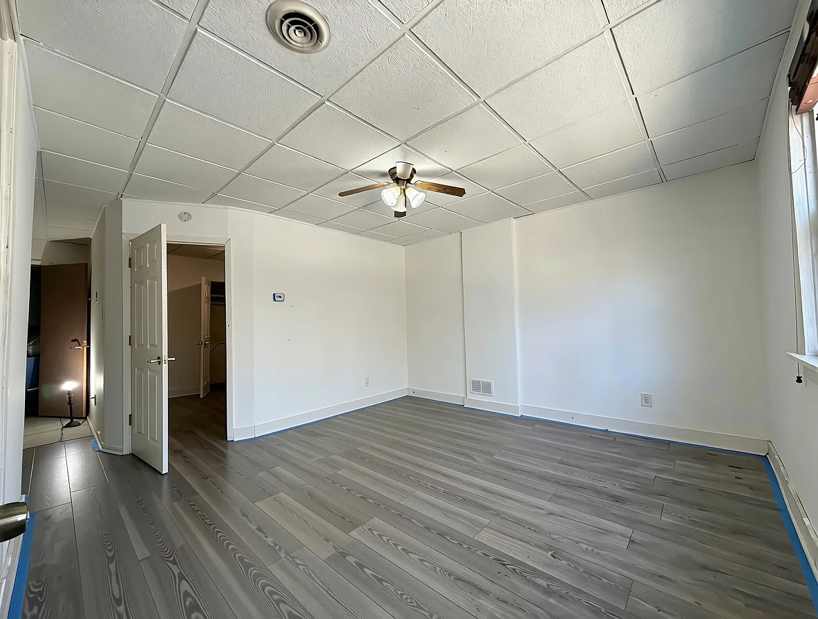 2530 N Neva Ave — Photo 2