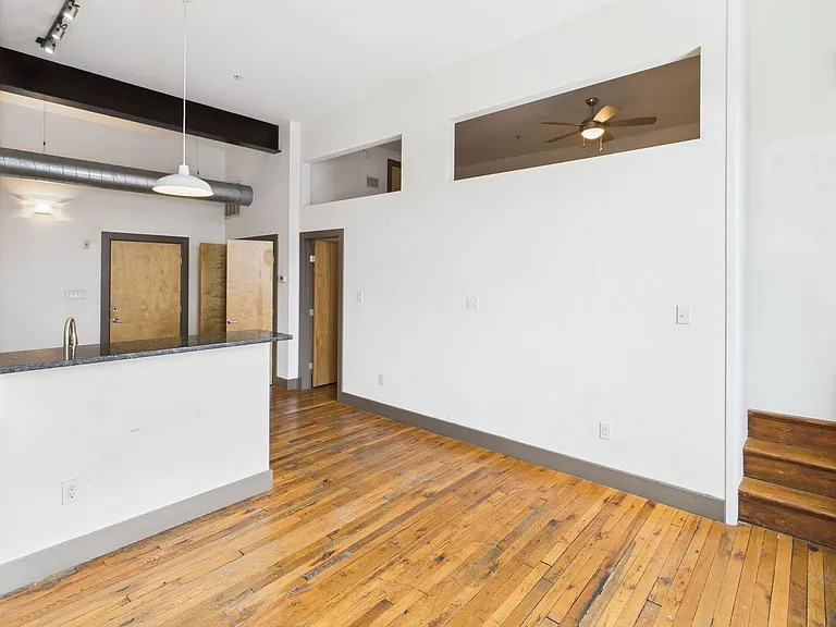 1322 W Broad St — Photo 35