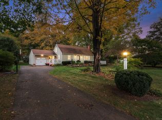 4 Sage Ln, East Granby, CT 06026