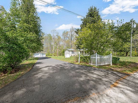 3rd image of 48 Enfield Dr