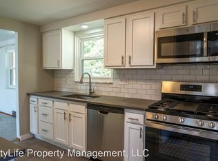 412 Crescent Garden Dr, Pittsburgh, PA 15235