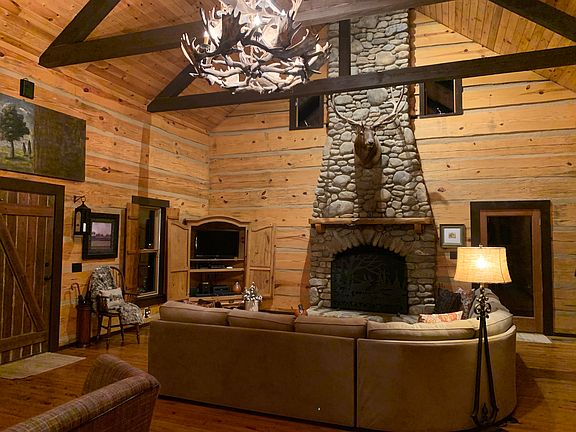 Living Room - Vaulted Beams