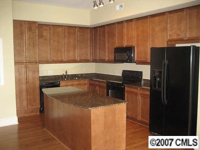 Gourmet kitchen