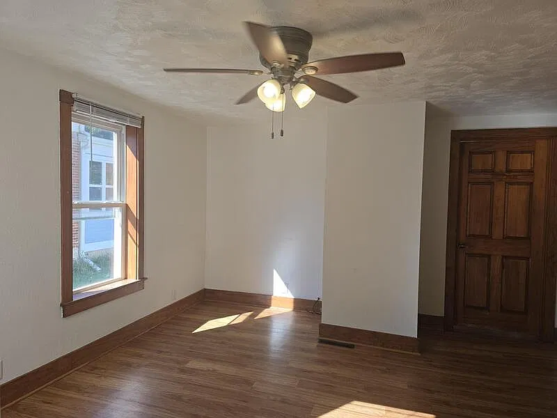 58 W Scott St — Photo 3