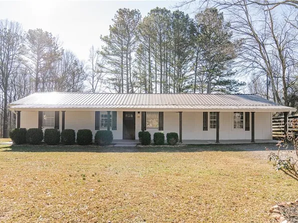 39 Lake Dr, Bowdon, GA 30108