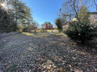 3814 Woodburn Rd, Annandale, VA 22003